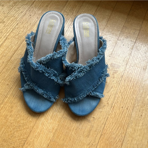 Fabulous Distressed Blue Denim mules. - Picture 3 of 4
